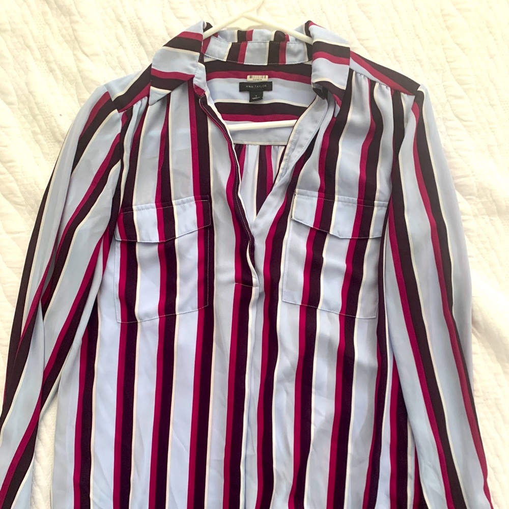Ann Taylor, Size Small, Long Sleeved Blouse